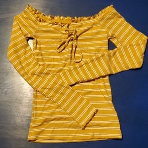 NWOT LONG SLEEVE TOP xs